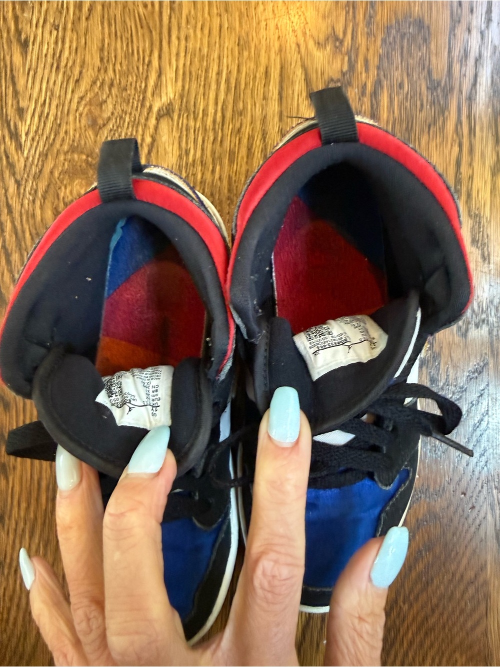 Kids Nike Air Jordan 1 Sneakers - Sz 1 - Picture 8 of 10